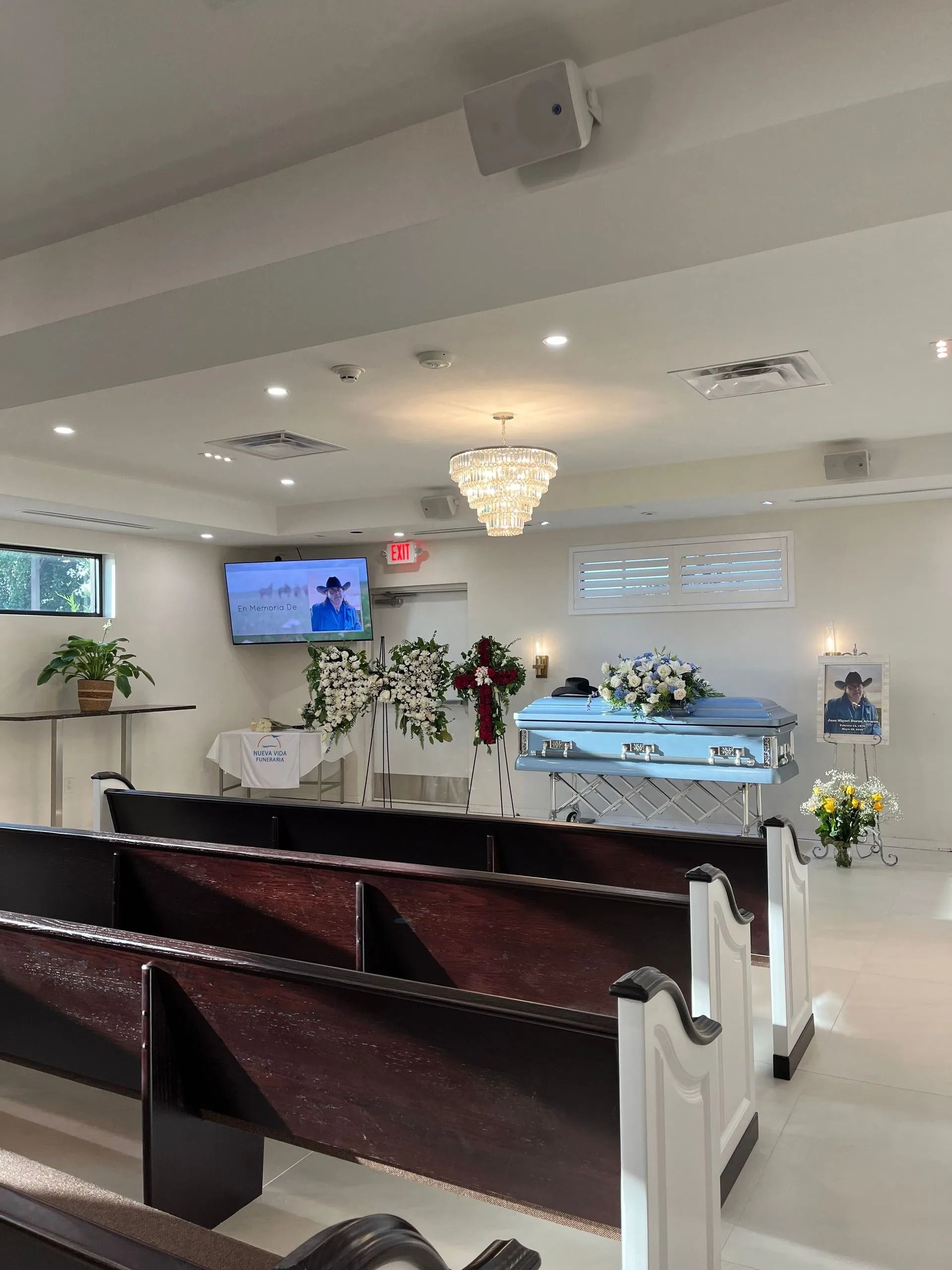 imgi 83 Capilla+with+blue+casket 1920w